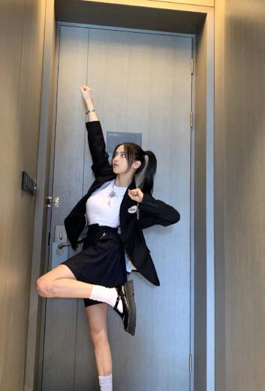 杨超越双马尾搞怪俏皮制服图片24