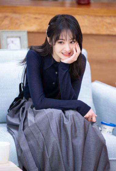 郑爽甜美居家生活照图片56