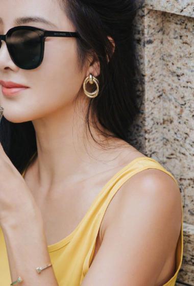 吴速玲图片 吴速玲写真 吴速玲个人资料