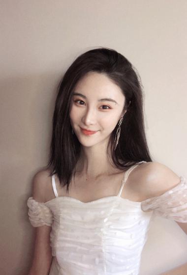 刘丁菡白色吊带裙性感写真图片45