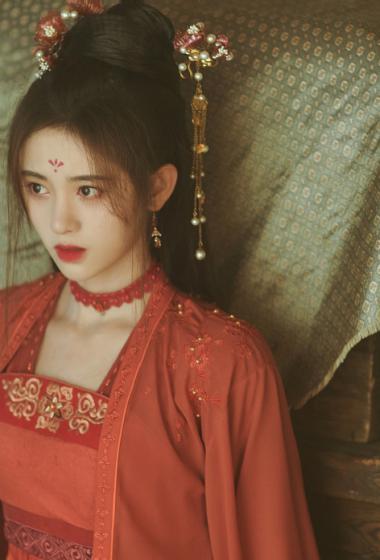 鞠婧祎漂亮书生红衣造型剧照图片13