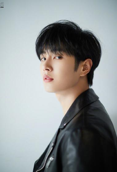 李汶翰黑色皮衣酷飒写真图片99