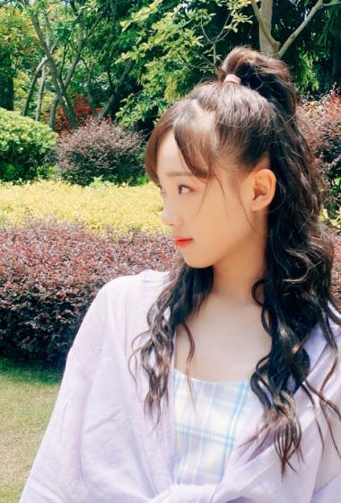 吕小雨夏日阳光甜美写真图片