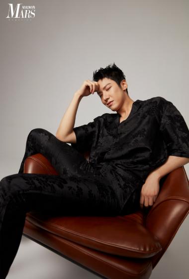 赖艺最新时尚杂志写真大片1313