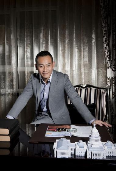 林保怡早年灰色西装写真图片55