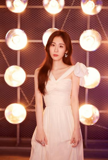 张碧晨白裙性感柔美写真图片210