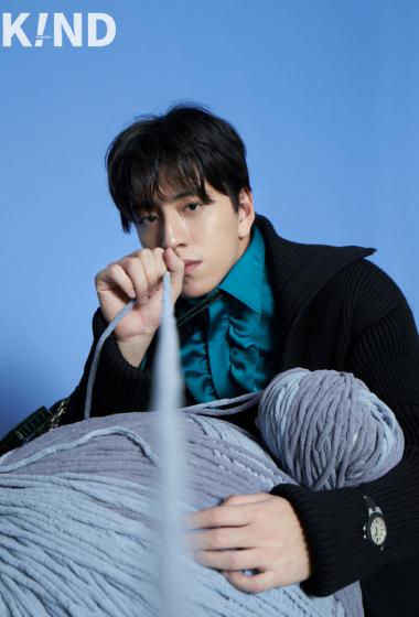 > 王大陆《kindmagazine》封面写真图片(1/16)