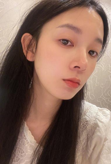 陈瑶深夜素颜自拍照图片22