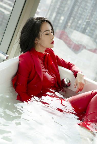 > 母其弥雅性感酷飒写真图片(1/4)