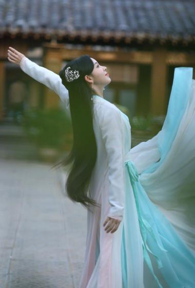 陈瑶少女大人片场花絮图片911