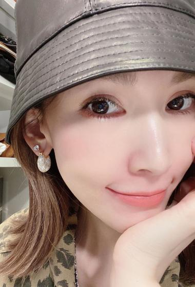 陈若仪身材苗条皮衣又美又飒美腿写真图片35