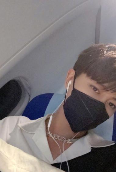 任嘉伦口罩私服自拍照图片49