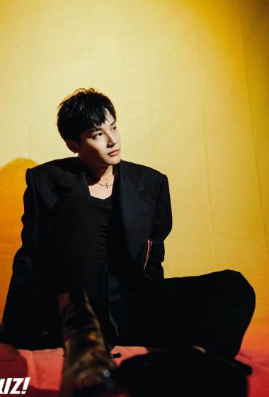 郑业成黑色西装写真图片66