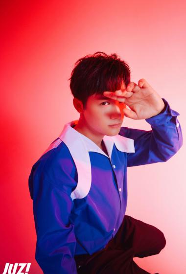 郑业成黑色西装写真图片66