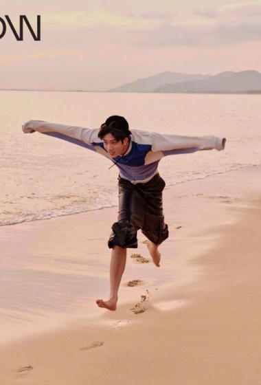 井柏然阳光海边沙滩写真图片57