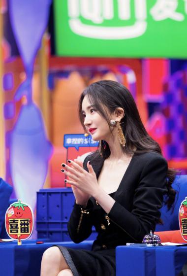 杨幂奇葩说性感剧照写真图片16