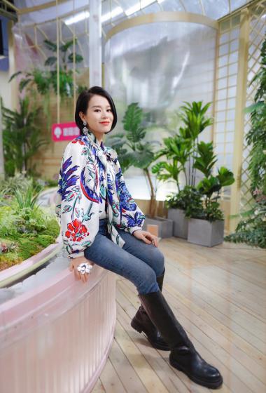 胡杏儿温婉知性写真图片24