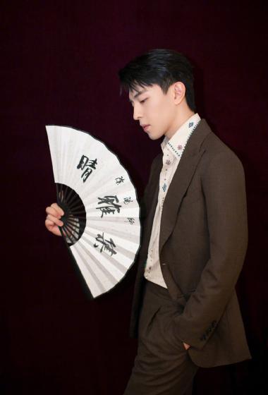 简介:邓伦电视剧品质盛典帅气图片,分享一组邓伦图片给大家,图中的
