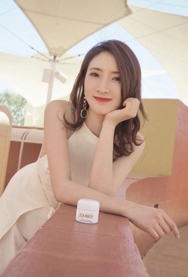 性感美女许婧优雅妩媚写真24