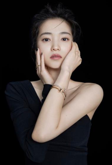 金泰梨珠宝造型简约时尚写真图片