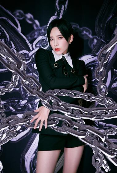 李斯丹妮星云锁链大片时尚性感写真36