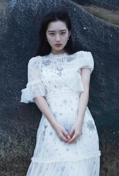 邓恩熙性感白裙海边写真图片19