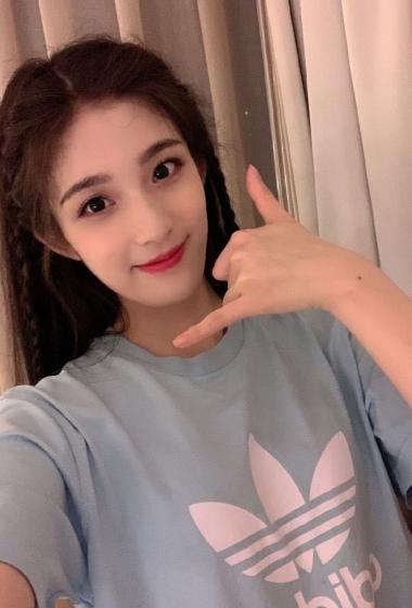 钟丽丽简约私服俏丽自拍照图片22