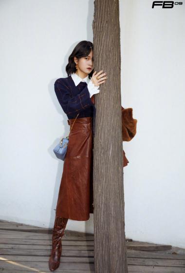 张雪迎焦糖色皮夹克写真图片44