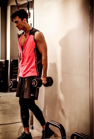 王浩信健身肌肉写真图片45