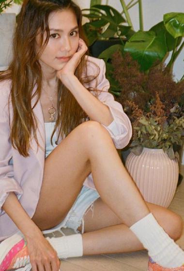 周秀娜少女系粉色西装长写真55