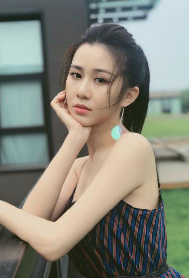 关芯知性气质性感写真图片99