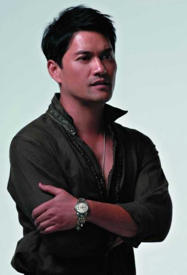 吕良伟早年休闲风帅气写真图片36