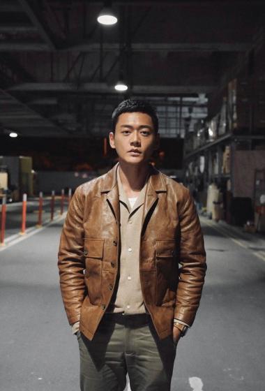 张振朗酷帅夹克写真图片23
