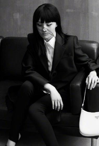 郑爽猫眼妆黑白大片写真图片89