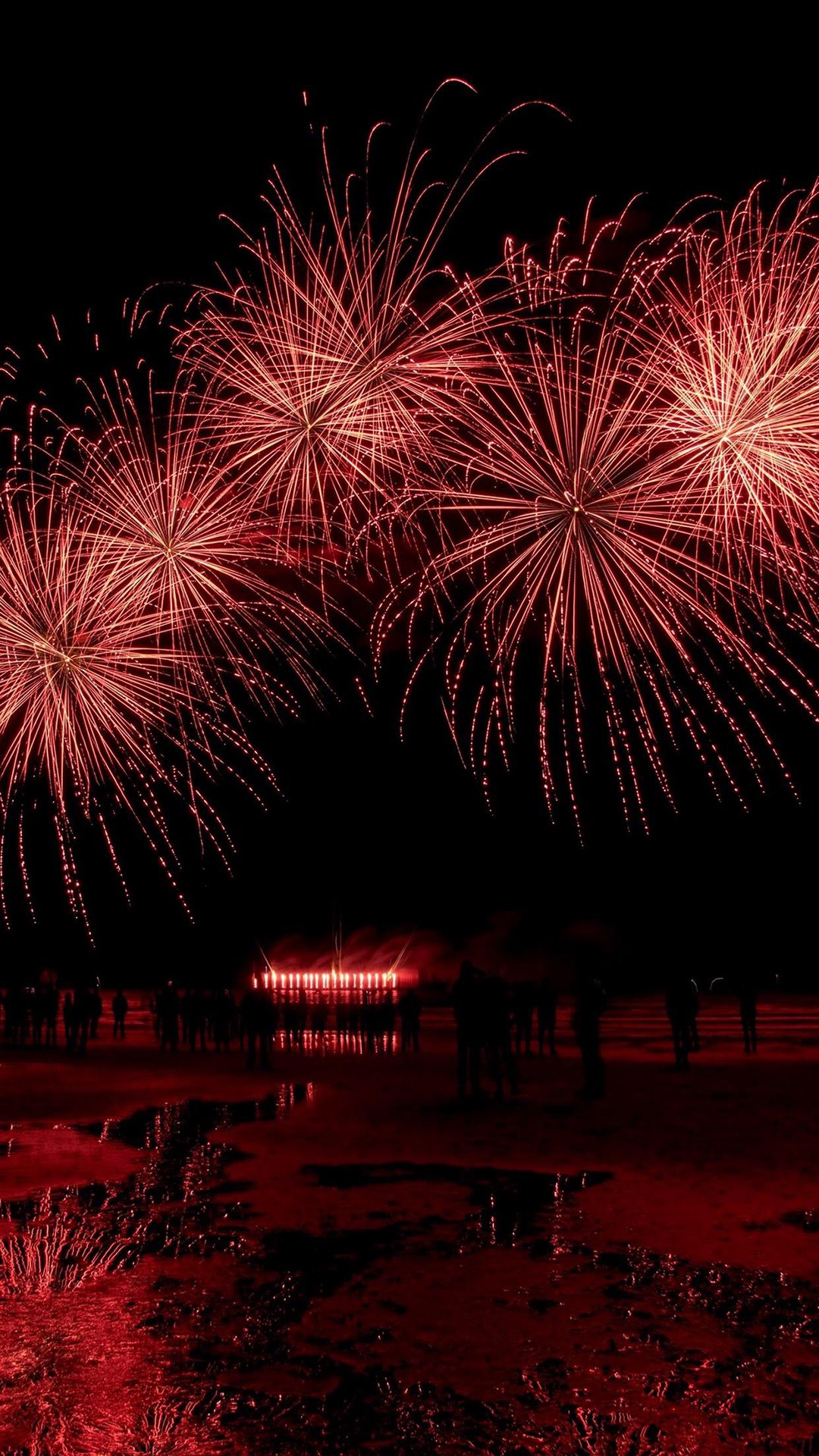 烟花红色夜景绚丽河边