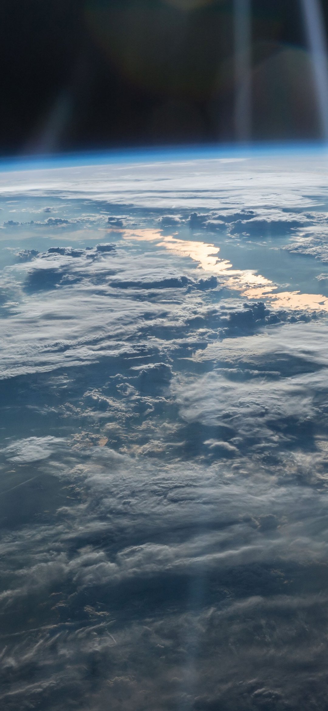 以太空的视角看地球的手机背景图片 高清图片 手机壁纸