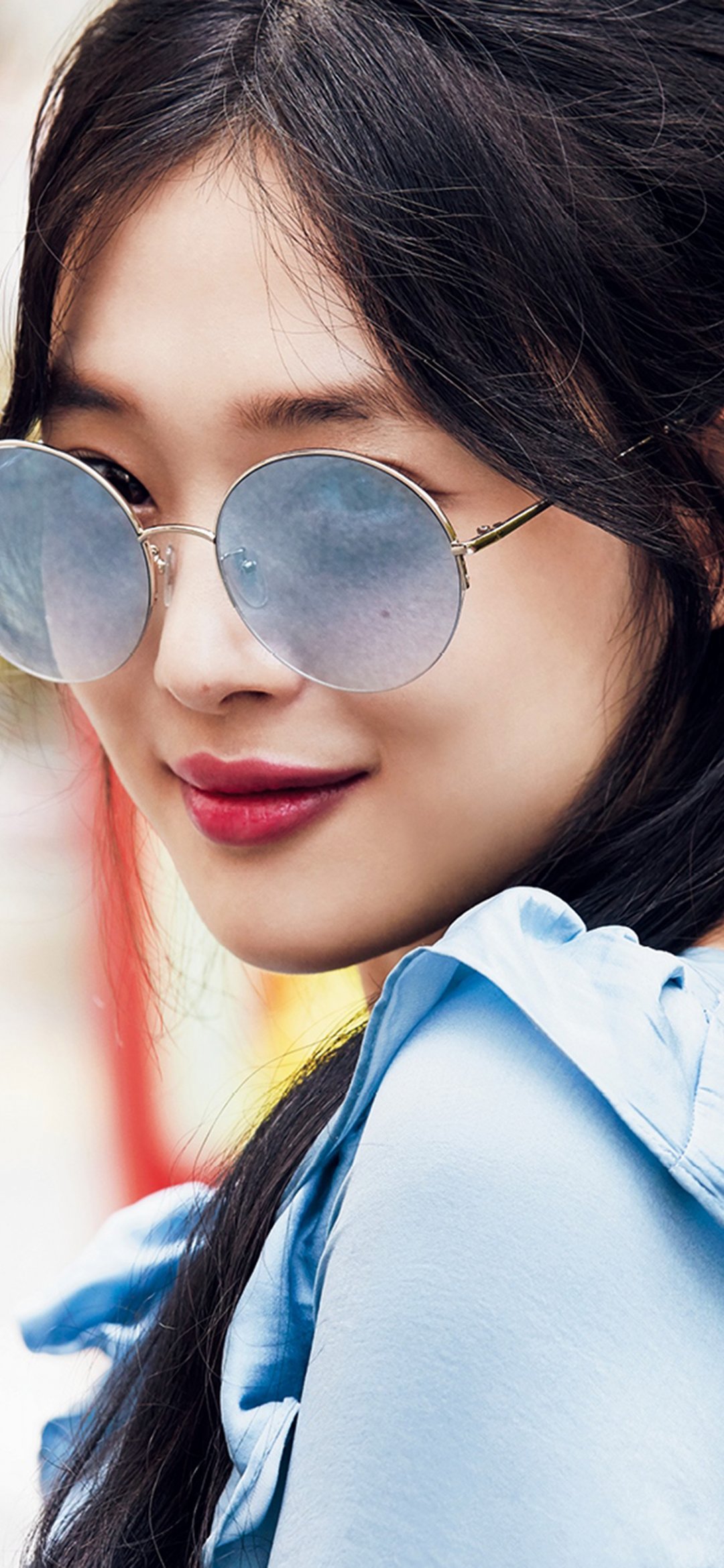 戴着淡蓝色墨镜的亚洲美女高清