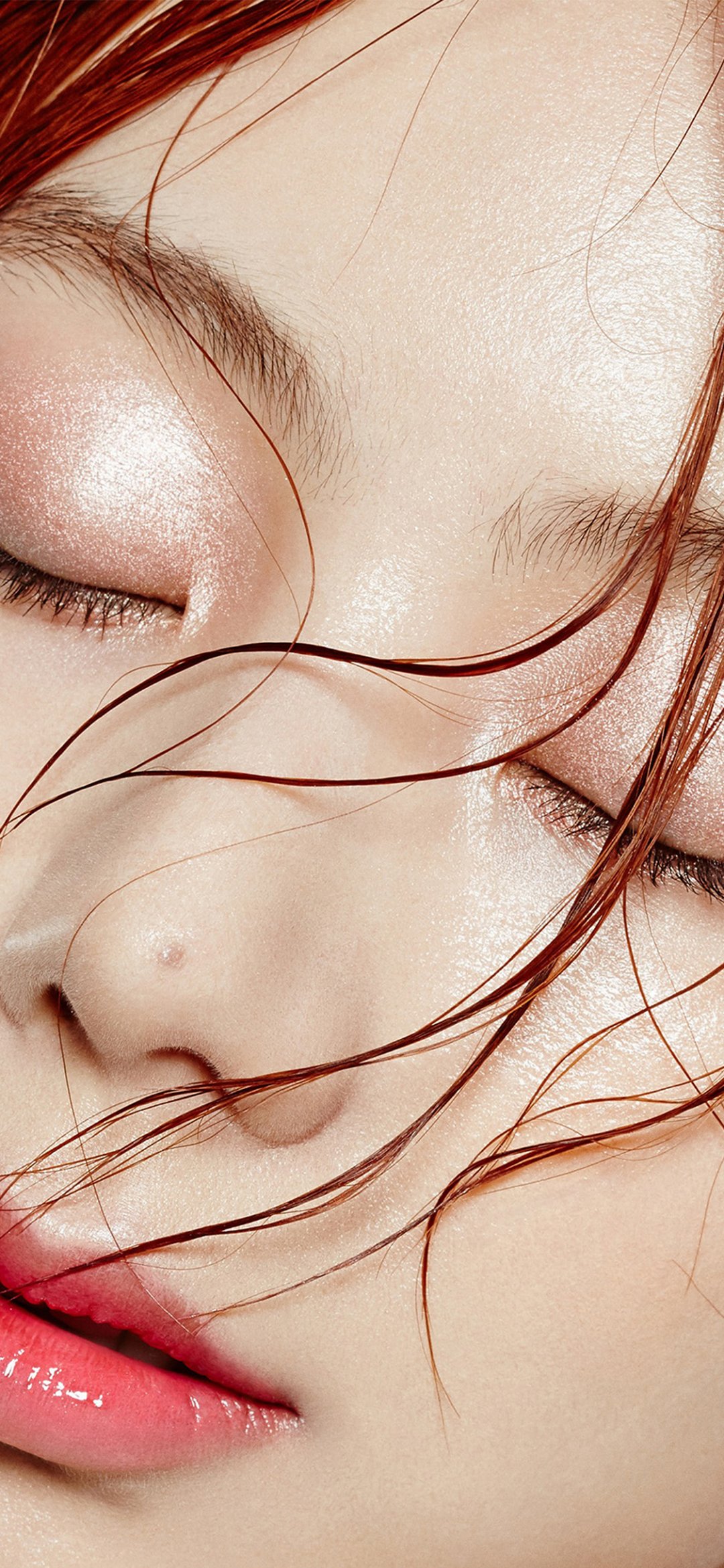 闭着眼的清纯韩国美女近照摄影,皮肤真的好