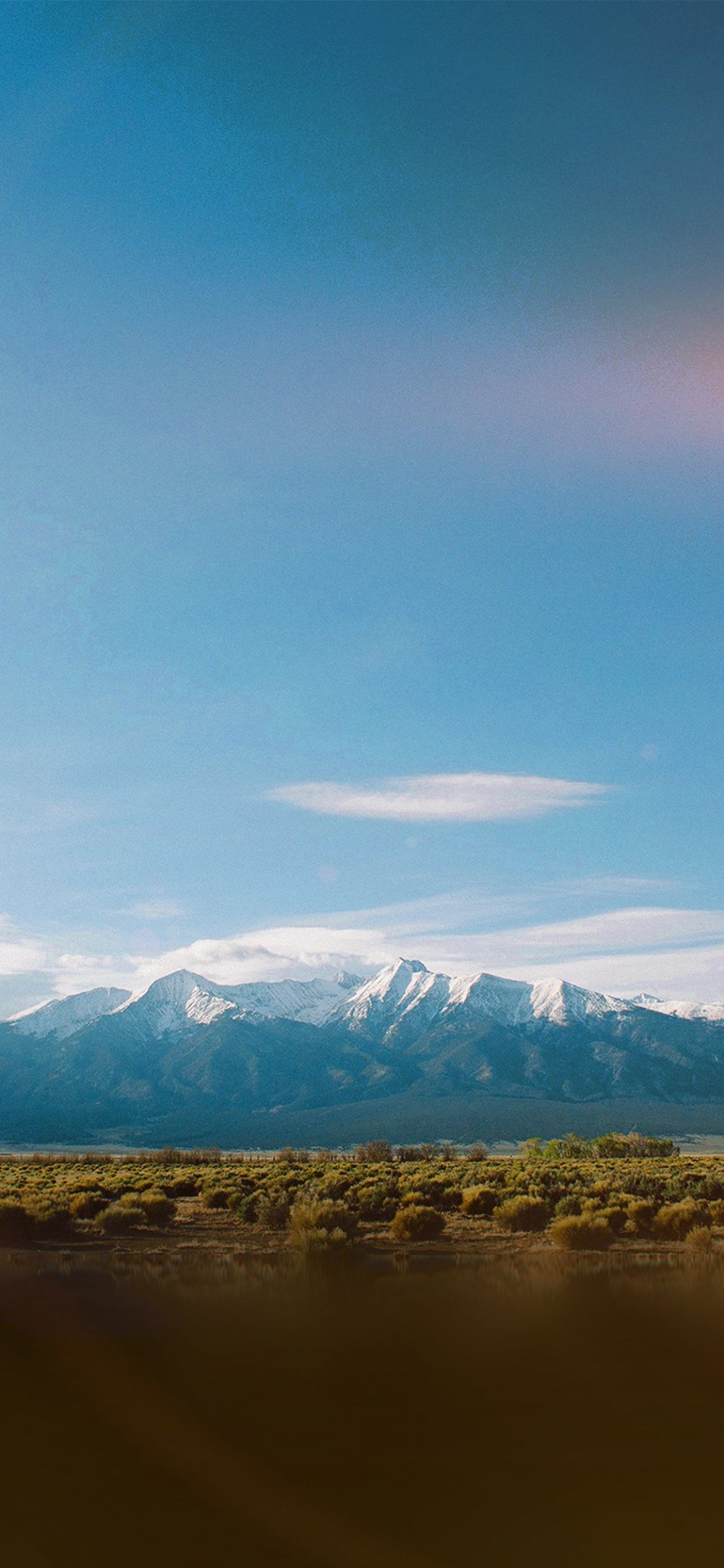 一邊綠地,一邊雪山,超美的大自然風景,高清圖片,手機壁紙