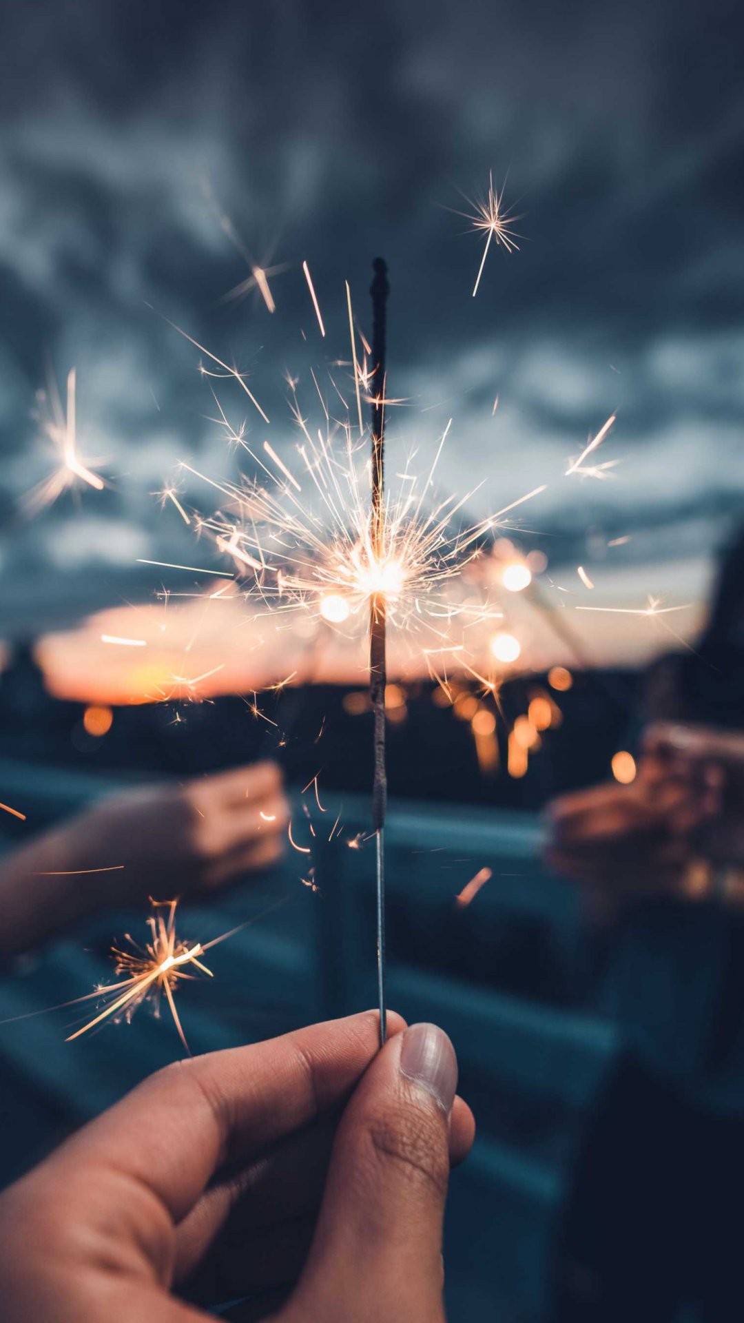 燃烧星火灿烂的烟花摄影