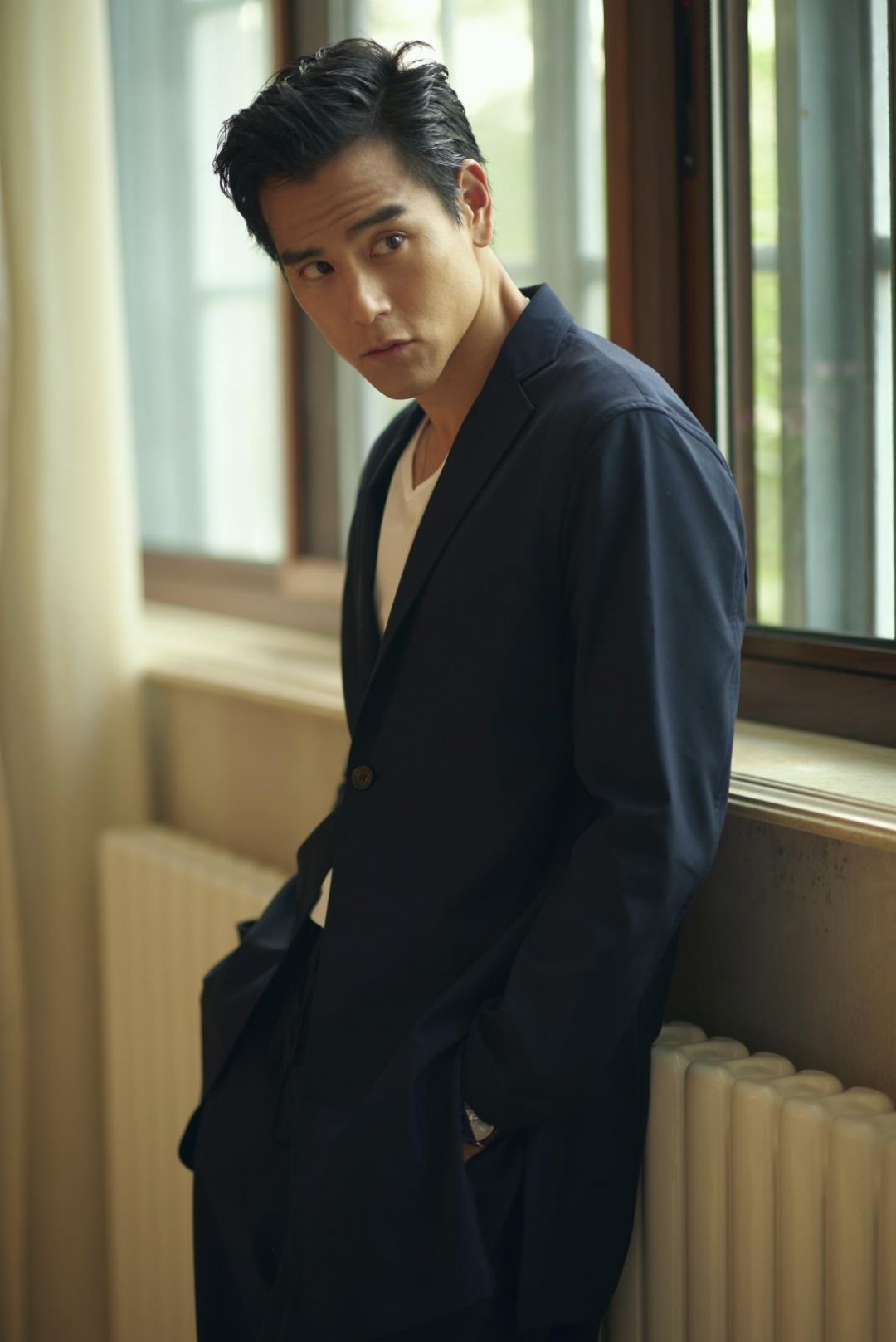 彭于晏走廊自拍