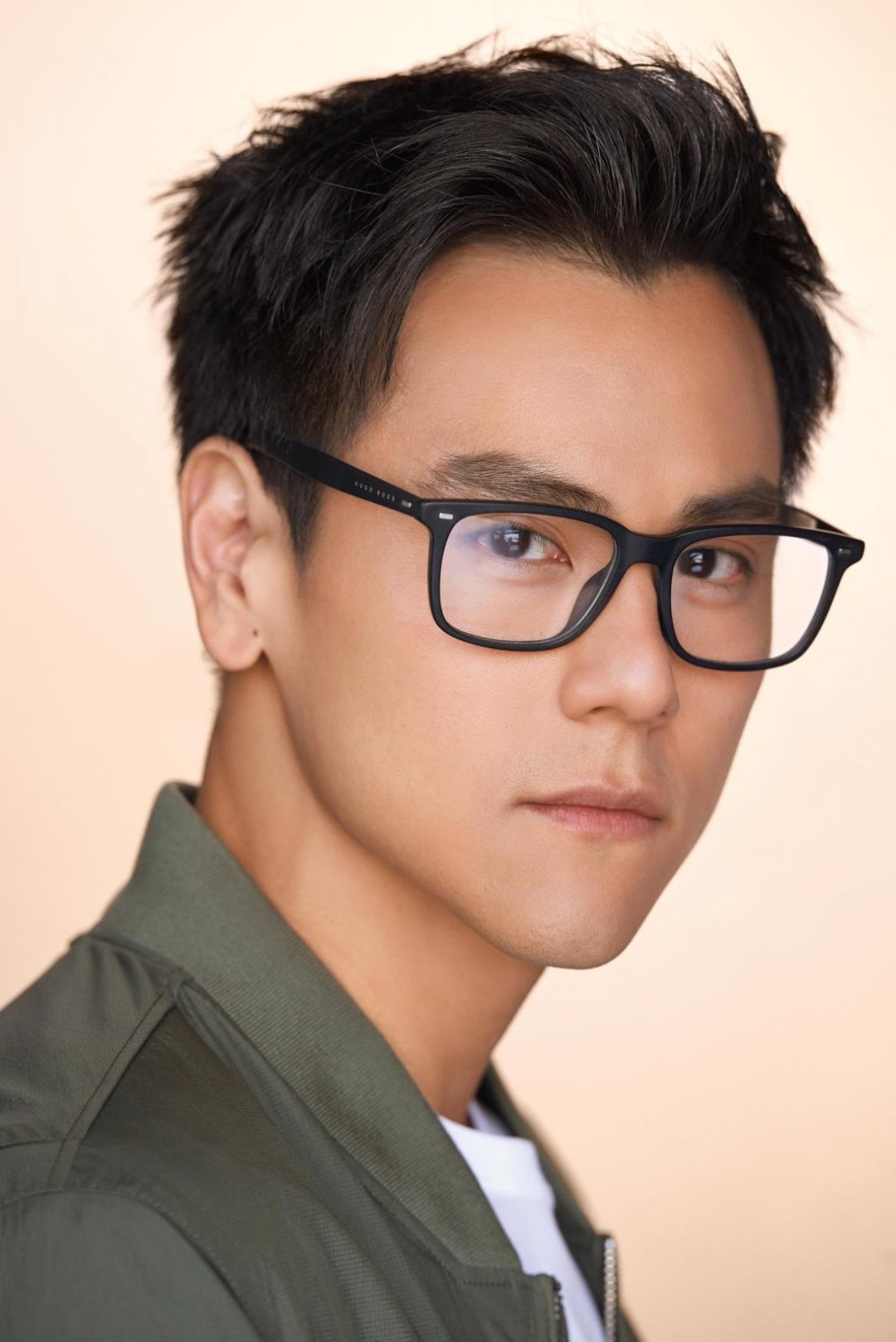 彭于晏眼睛文质彬彬