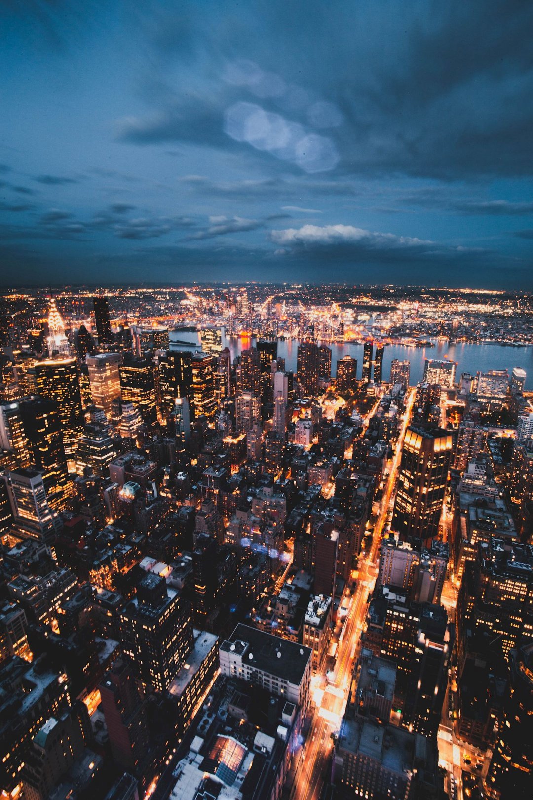 城市夜景霓虹灯