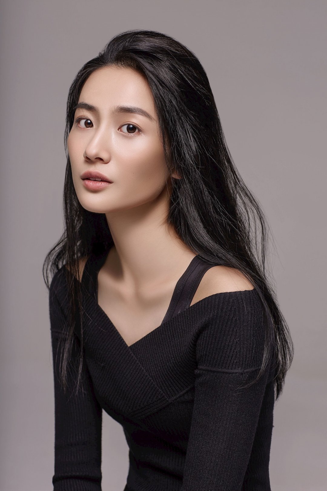 薛昊婧长发 黑衣