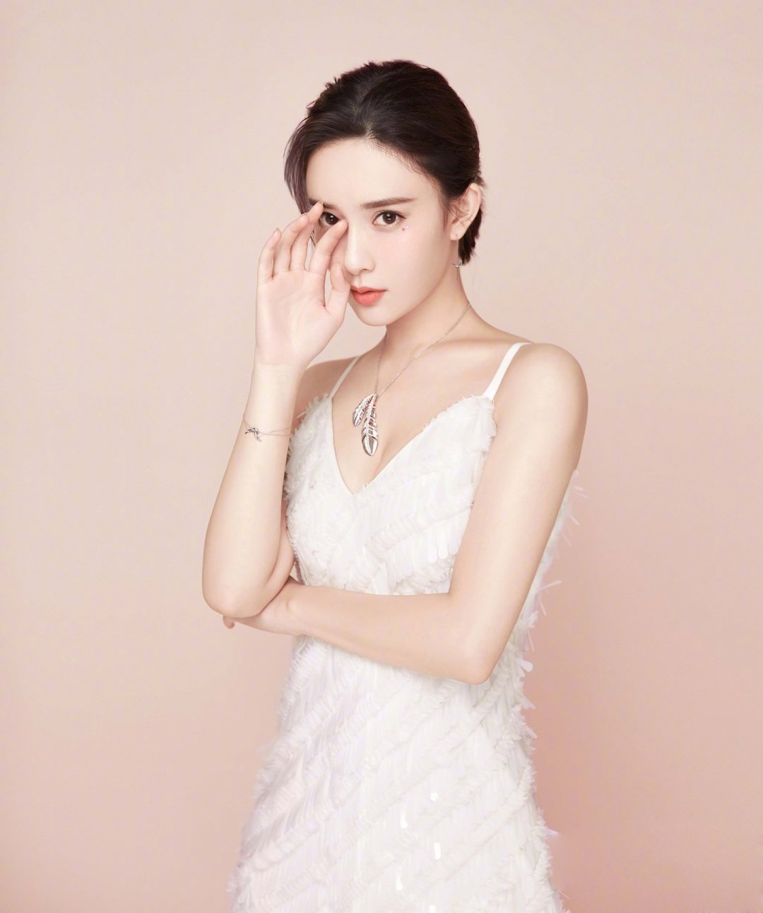 孟子义白色裙子