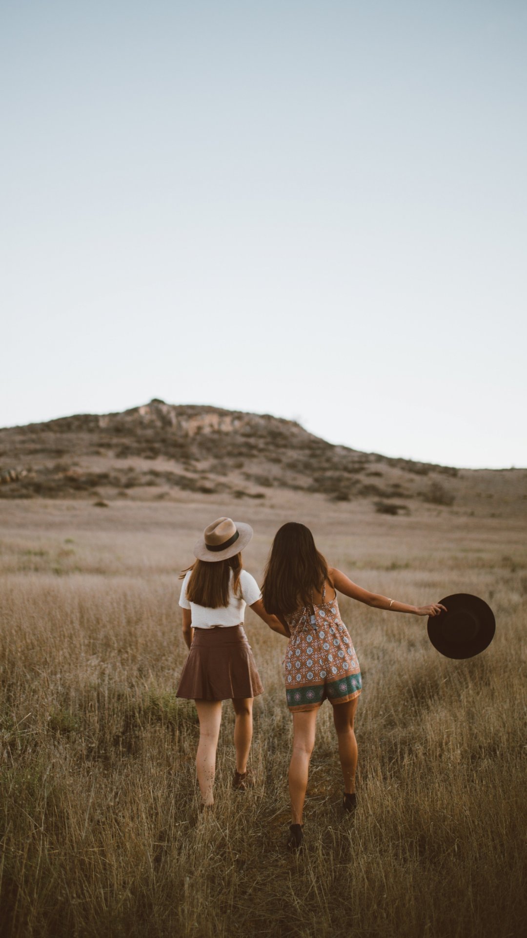 你们的背影渐行渐远