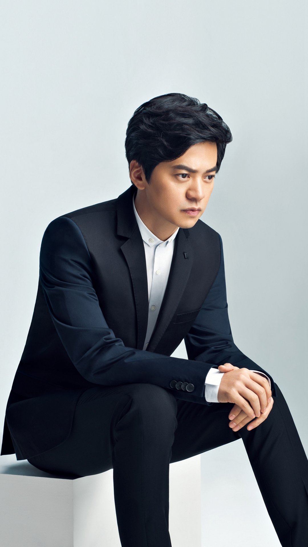李健时尚西装帅气写真,高清图片,手机壁纸