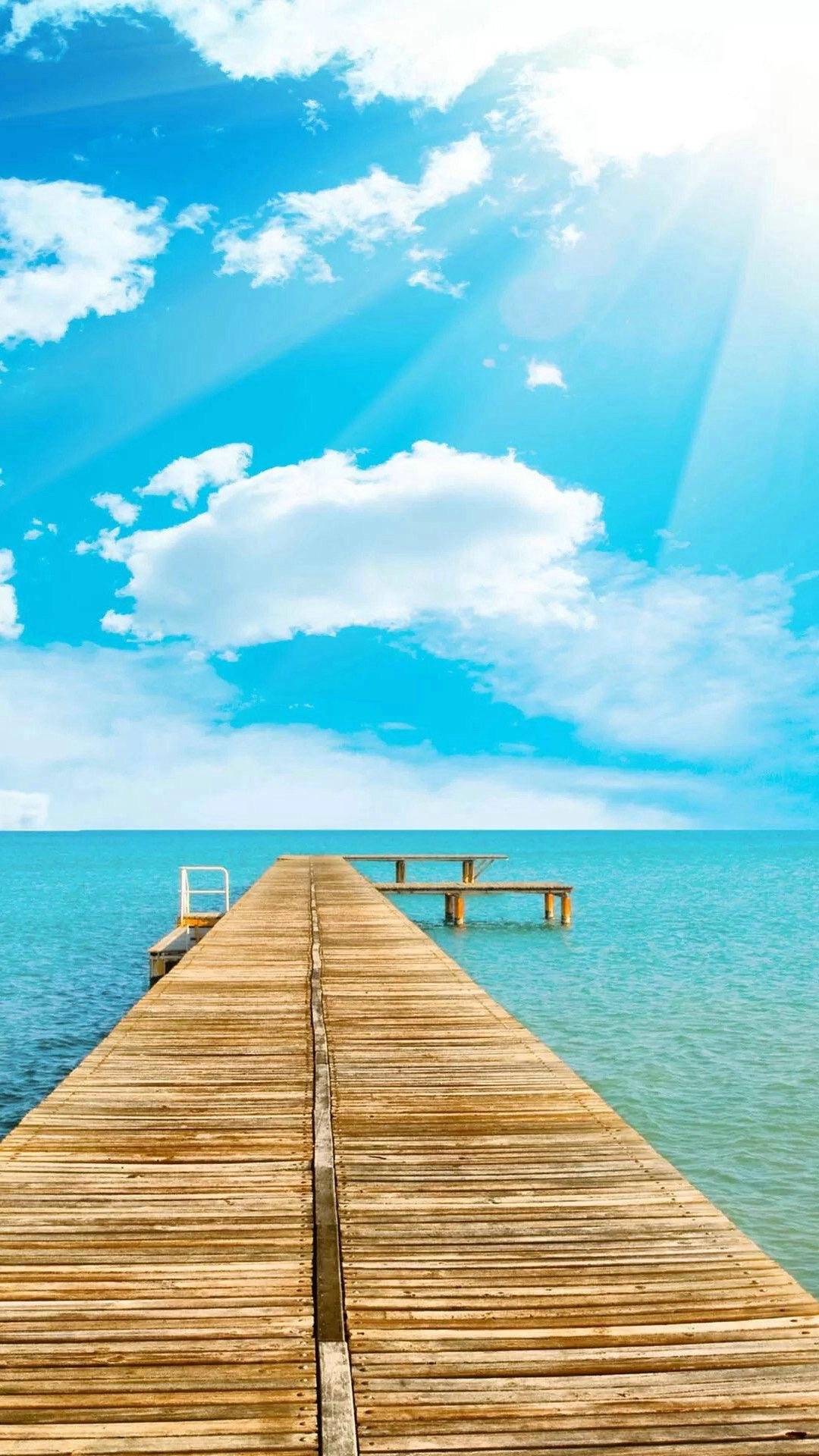 迷人的夏日优美海洋