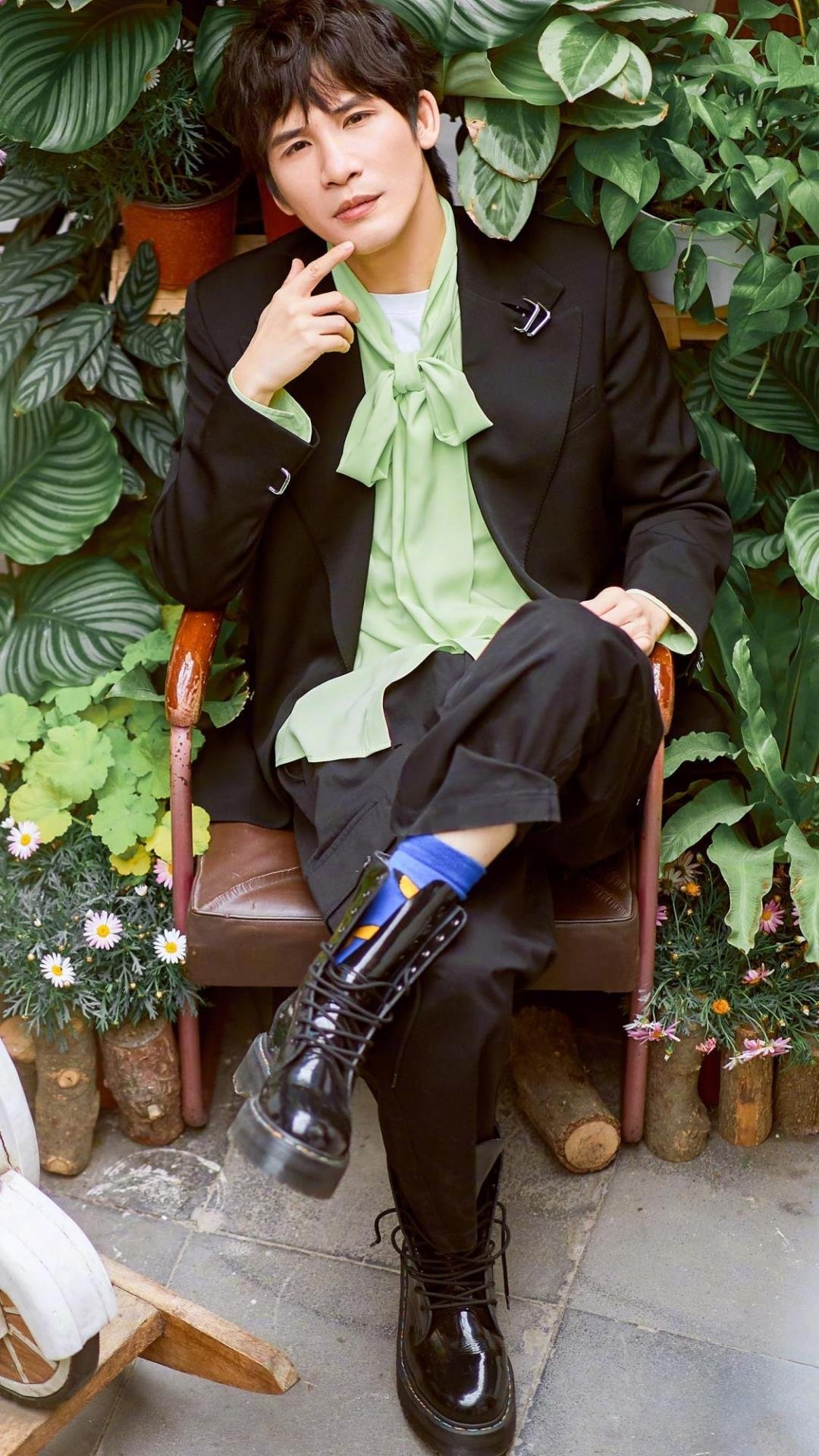 时尚休闲阳光男孩大张伟户外清新写真,高清图片,手机壁纸