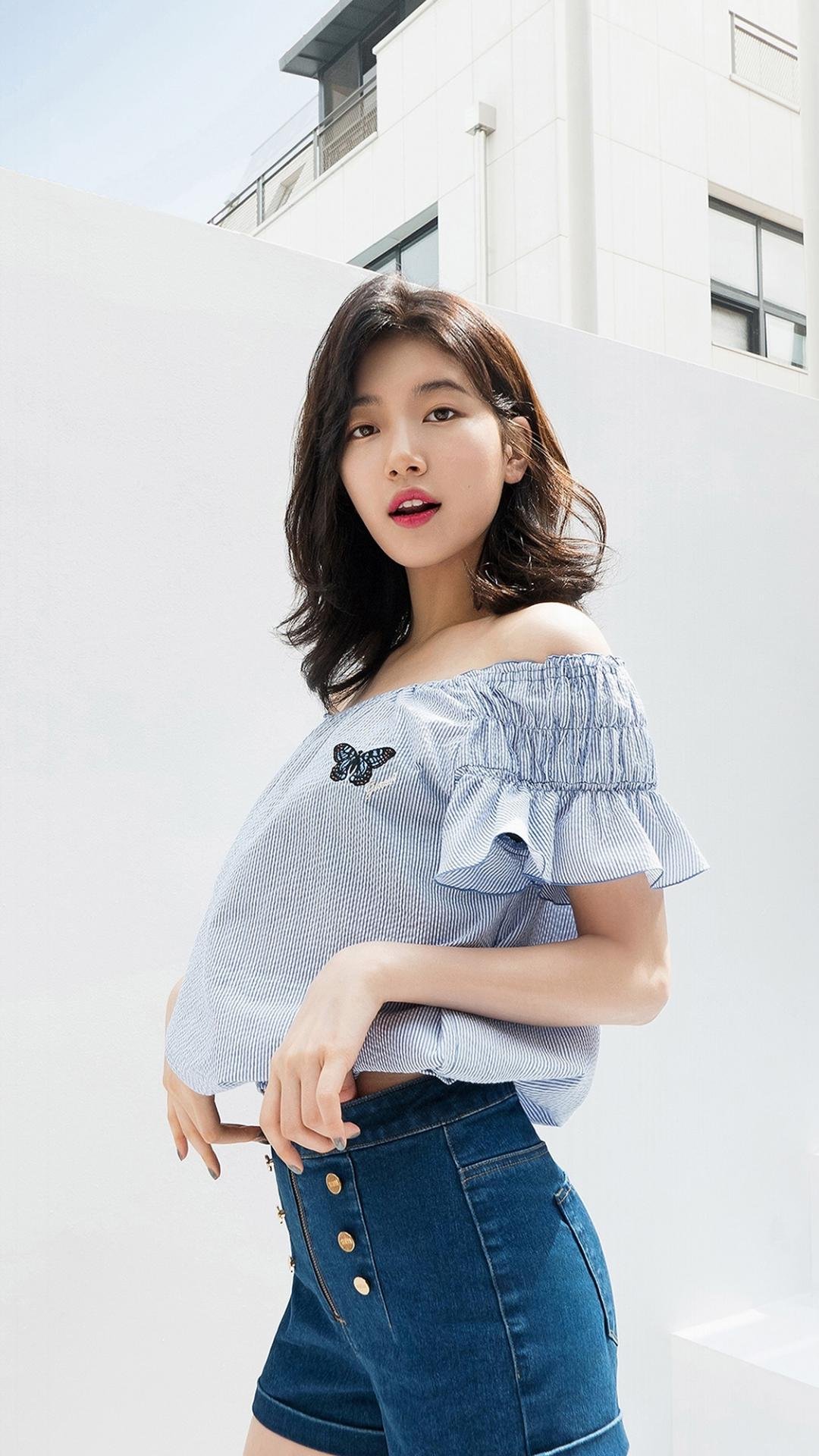 气质休闲女神裴秀智时尚迷人生活照